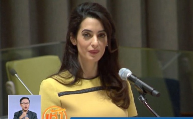 สื่อให้ความสนใจชุดอามาล คลูนีย์ ที่ UN