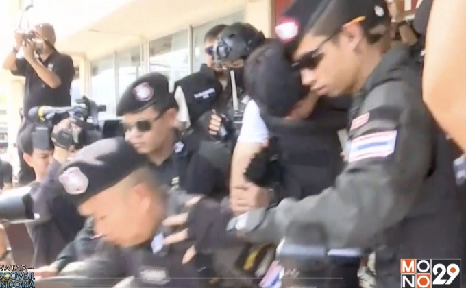 ตำรวจคุมตัวผู้ต้องหาทำแผนคดีฆ่าน้องพลอย