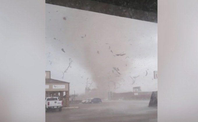 ทอร์นาโดถล่มรัฐอาร์คันซอส์ในสหรัฐ เจ็บ 6 ราย