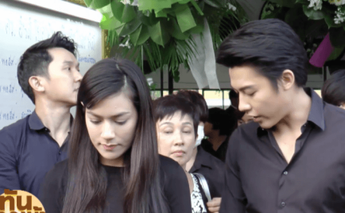 คนบันเทิงร่วมให้กำลังใจ “คิมเบอร์ลี่” หลังสูญเสียคุณพ่อ 