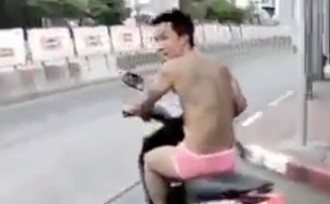 จำคุก “เสี่ยโป้” 30 วัน ใส่กางเกงในซิ่งรถจักรยานยนต์