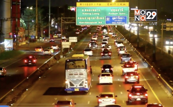 ประชาชนเดินทางกลับ ถ.มิตรภาพ หนาแน่น