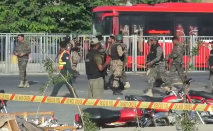 ระเบิดฆ่าตัวตายในตลาดปากีสถาน