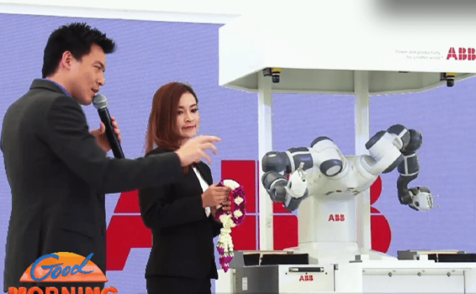 เปิดตัวหุ่นยนต์สองแขนอัจฉริยะ