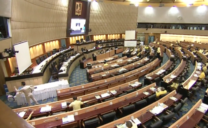 สนช.ลงมติคัดเลือก กกต. 5 คน จากเสนอมา 7 คน