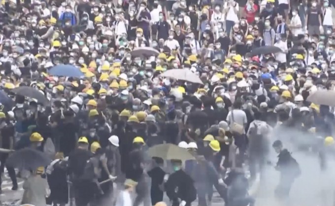 ประท้วงฮ่องกงผ่าน 100 วัน ยังไม่ยุติ