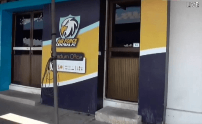 ทุบผนังขโมยทรัพย์สินสโมสรฟุตบอล