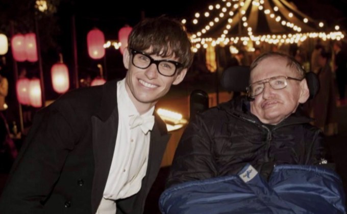 ดาราออสการ์ Theory of Everything รำลึกช่วงเวลาใกล้ชิด “สตีเฟ่น ฮอว์คิง”