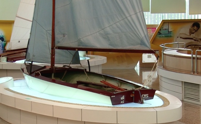 เรือใบฝีพระหัตถ์ ในหลวง ร.9 ที่พิพิธภัณฑ์กีฬาแห่งชาติ