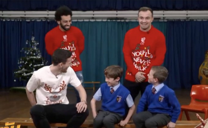 3 แข้งหงส์แดงบุกเซอร์ไพรส์เด็กต้อนรับคริสมาส