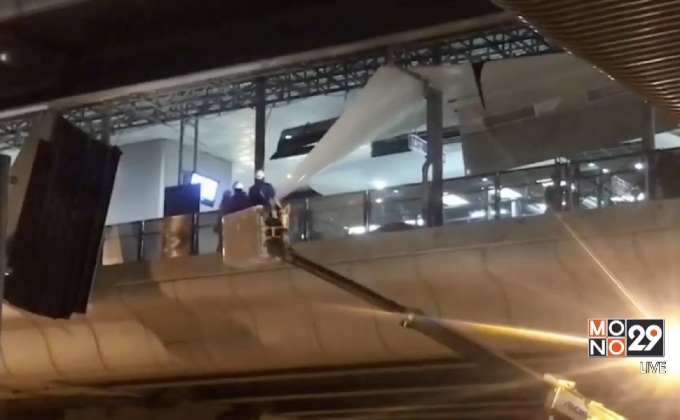 ฝ้าหลังคาสถานีรถไฟฟ้าสีม่วงพังหลังฝนกระหน่ำ