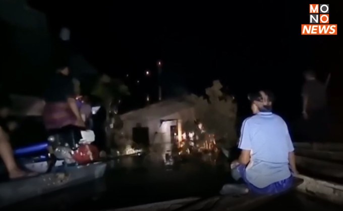 ยายวัย 70 ปี หัวใจสลาย บ้านน้ำท่วมแถมถูกไฟไหม้วอด