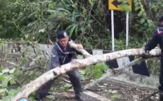 เตือนเลี่ยงใช้เส้นทางแม่สะเรียง-เชียงใหม่