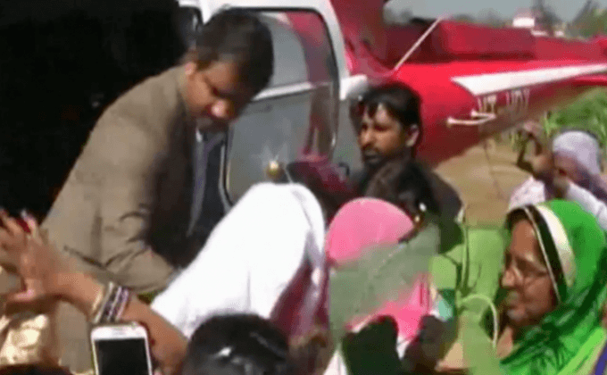 เจ้าบ่าวนั่งเฮลิคอปเตอร์มาแต่งงานในอินเดีย