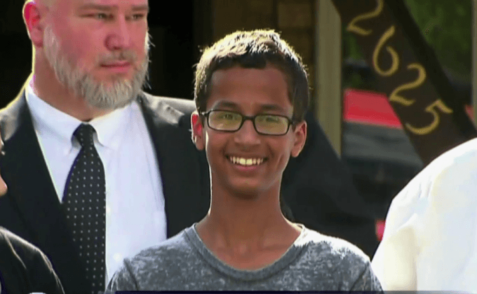 เด็กชายนักประดิษฐ์นาฬิกาชาวสหรัฐ ได้รับทุนจากกาตาร์