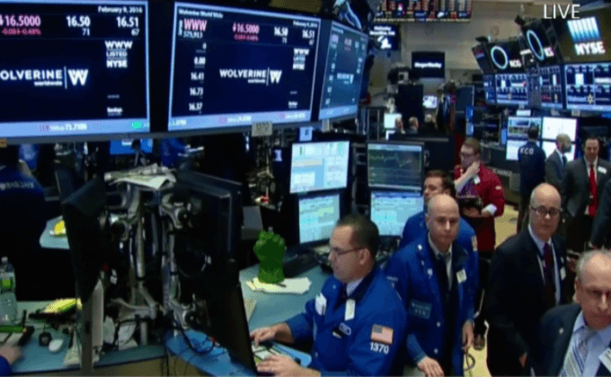 ตลาดหุ้นสหรัฐฯ ผันผวน