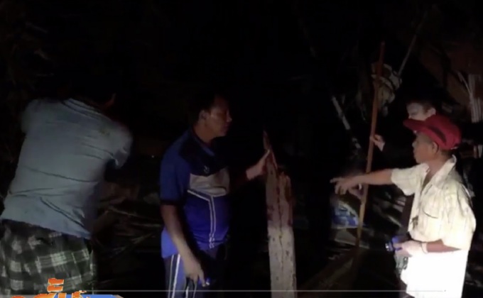 พายุฝนพัดต้นไม้ล้มทับบ้านเรือนประชาชนเสียหาย