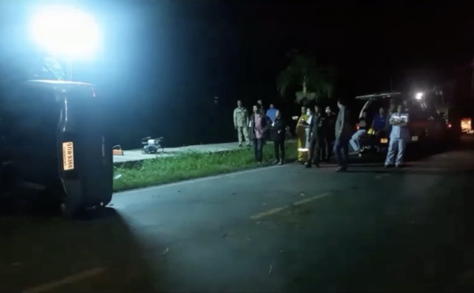 นายอำเภอจังหารขับกระบะชนเสาไฟฟ้าเสียชีวิต