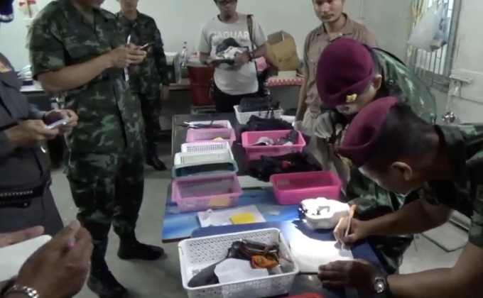 บุกจับบ่อนพนันย่านทุ่งสองห้อง