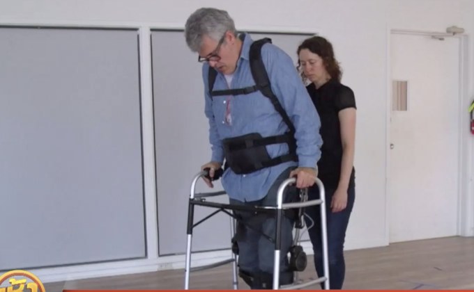 ชุดเกราะเสริมพลังเพื่อผู้ป่วยอัมพฤกษ์