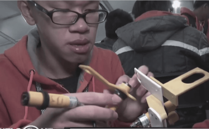 จีนส่งเสริมนักศึกษาสร้างหุ่นยนต์