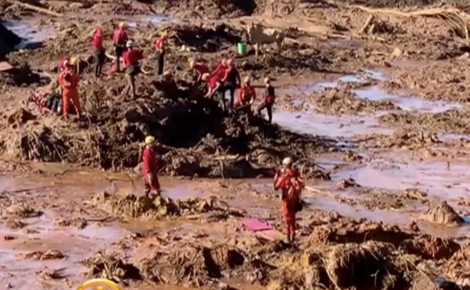 ​จนท.ค้นหาเหยื่อเขื่อนบราซิลถล่ม-ยอดผู้เสียชีวิตเพิ่ม