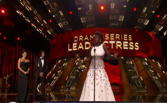 งานประกาศผลรางวัล Emmy Awards 2015