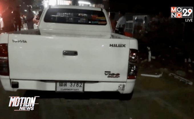 รถกระบะพุ่งชนร้านอาหารริมทาง จ.นนทบุรี