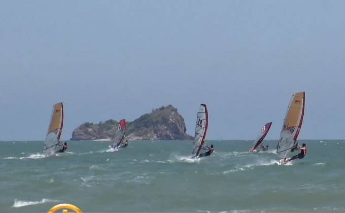 หาดเขาเต่าจัด “Kite board Thailand Championship” สนามแรก