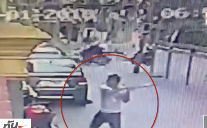 หนุ่มคลั่ง ตระเวนทุบรถ – ตู้เอทีเอ็ม