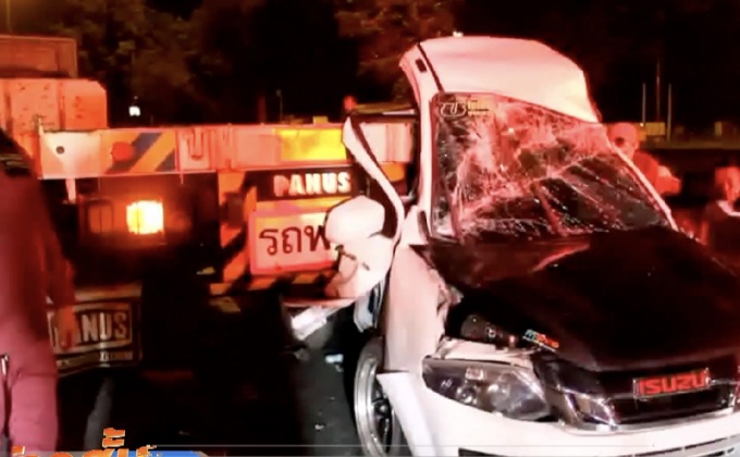 รถกระบะชนท้ายรถบรรทุกเสียชีวิต 1 คน