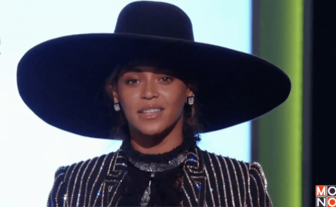 บียอนเซขอบคุณแม่บนเวที CFDA