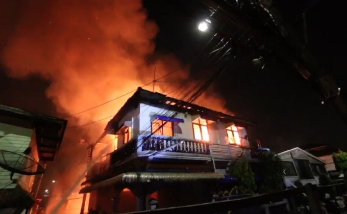 ไฟไหม้ชุมชนภายใน ซ.กรุงเทพกรีฑา 26