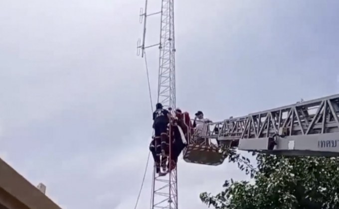 ระทึก! หญิงปีนเสาวิทยุ ขอพบผู้ว่าฯ ร้องถูกไล่ที่ไม่เป็นธรรม