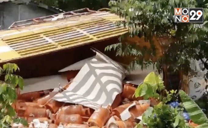 คนขับวูบรถบรรทุกแก๊สพลิกคว่ำ จ.ระยอง