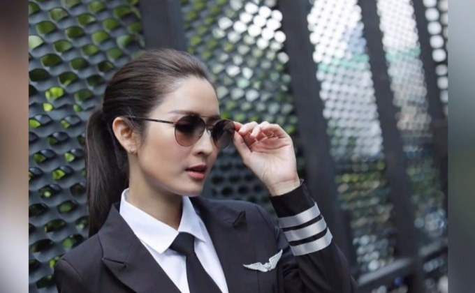 “แอฟ ทักษอร” แจงสลัดลุคหวาน ถ่ายแฟชั่นนักบินหญิง