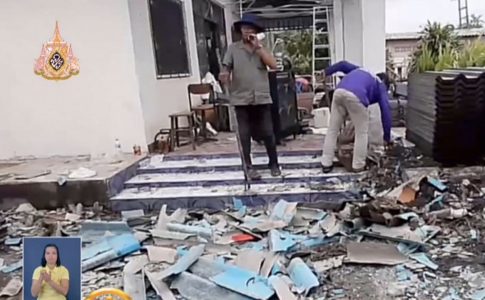 พายุ “มูน” ถล่มสร้างความเสียหายหนักหลายพื้นที่