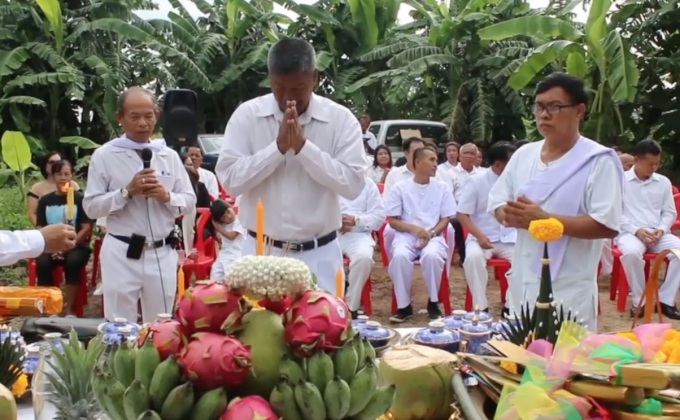 ทำพิธีตัดกล้วยตานี 9 ต้น ประดับพระจิตกาธาน
