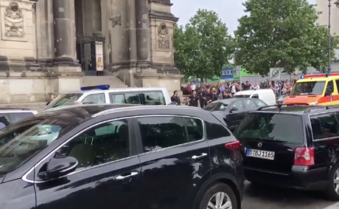 ตำรวจยิงชายพกมีดในโบสถ์กลางกรุงเบอร์ลิน