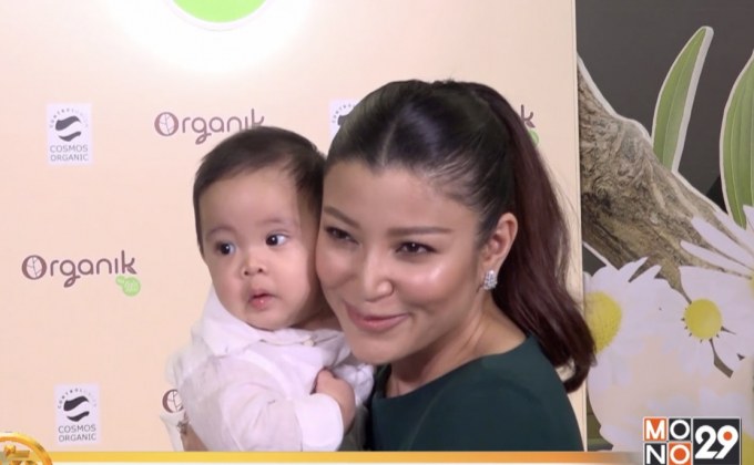 “เอมมี่” อุ้ม “สายน้ำ” ออกอีเว้นท์ครั้งแรก รับอยากมีลูกสาวเพิ่ม