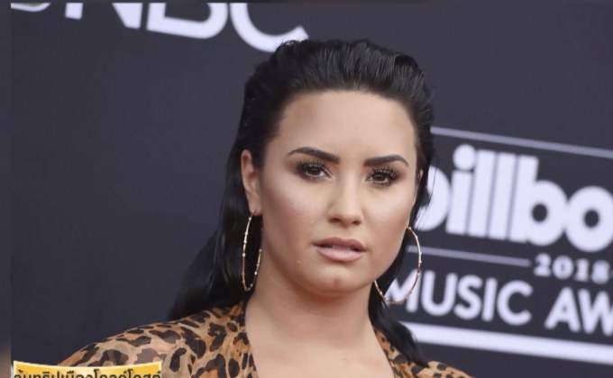 นักร้องดัง “เดมี่ โลวาโต้” เสพยาเกินขนาดถูกหามส่งโรงพยาบาลด่วน