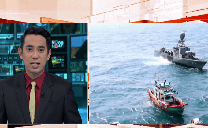 ช่วยเหลือเรือนำเที่ยวถูกคลื่นลมแรงซัดกลางทะเล