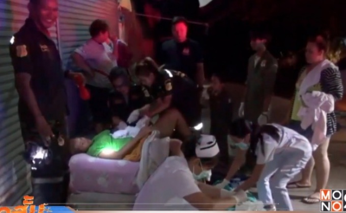 ช่วยเหลือหญิงสาวปวดท้องคลอดลูกกะทันหัน