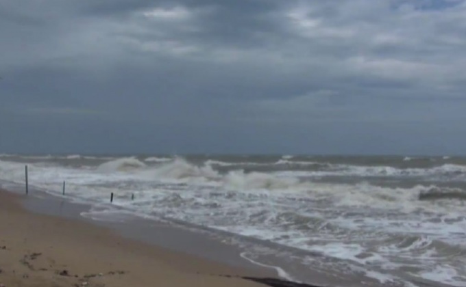 สภาพอากาศแปรปรวนทำให้คลื่นลมแรง จ.สงขลา