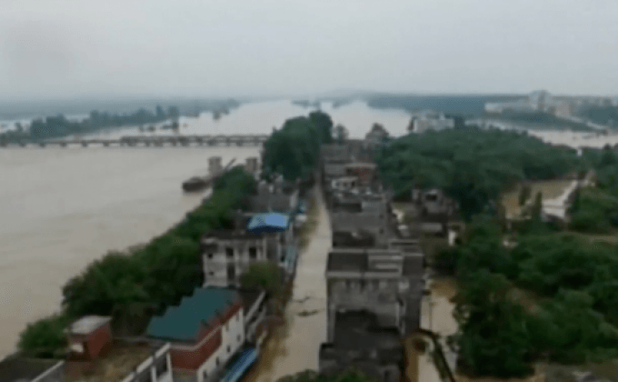 น้ำท่วมหนักทางใต้ของจีนตายแล้ว 22 คน