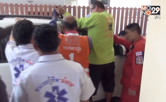 ช่วยเด็กหญิงวัยขวบเศษติดในรถยนต์