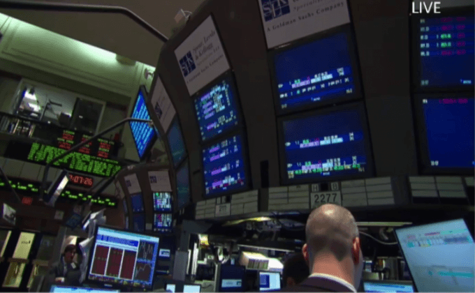 ตลาดหุ้นสหรัฐฯ ปรับตัวลดลง