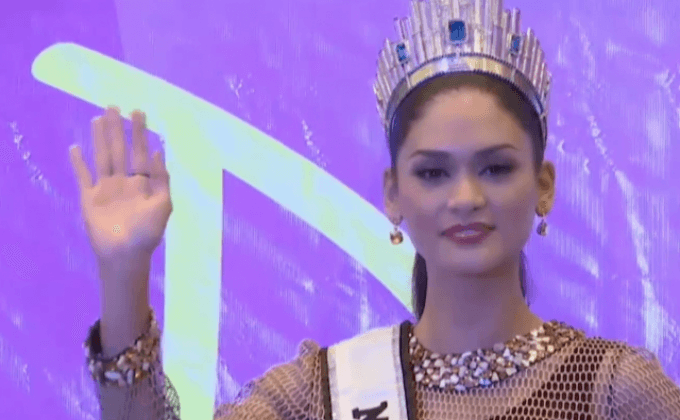 นางงามจักรวาลกลับถึงฟิลิปปินส์