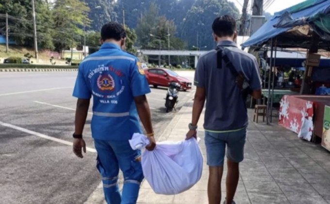 ใช้ผ้าห่อศพใส่สินค้าแทนถุงพลาสติก