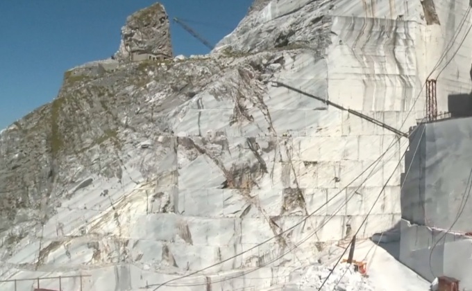 เหมืองหินอ่อนของ “ไมเคิลแองเจโล” ในอิตาลี